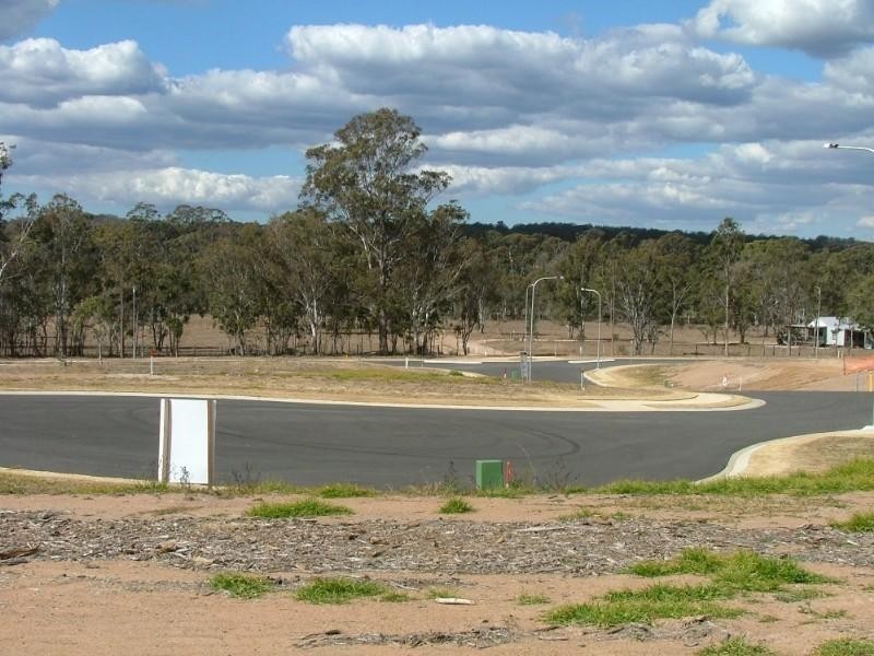 L52-90 HERITAGE PARK Estate, Crows Nest QLD 4355