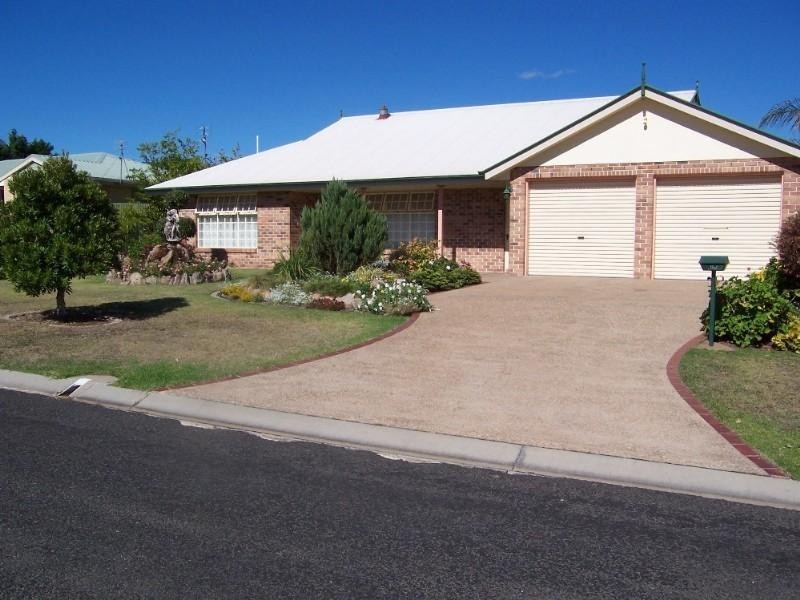 11 Melissa Court, Crows Nest QLD 4355