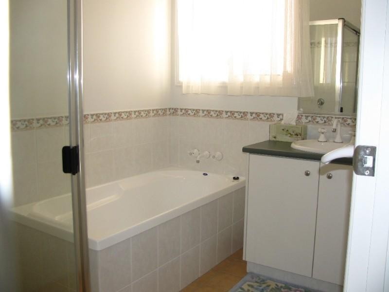 14 Matthew Court, Crows Nest QLD 4355