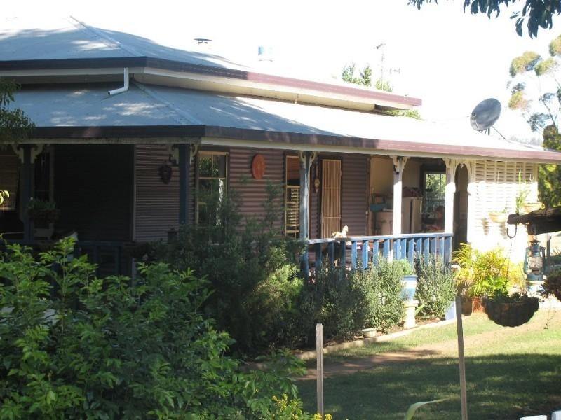 69 Albert Street, Crows Nest QLD 4355