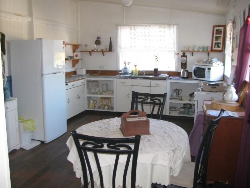 69 Albert Street, Crows Nest QLD 4355