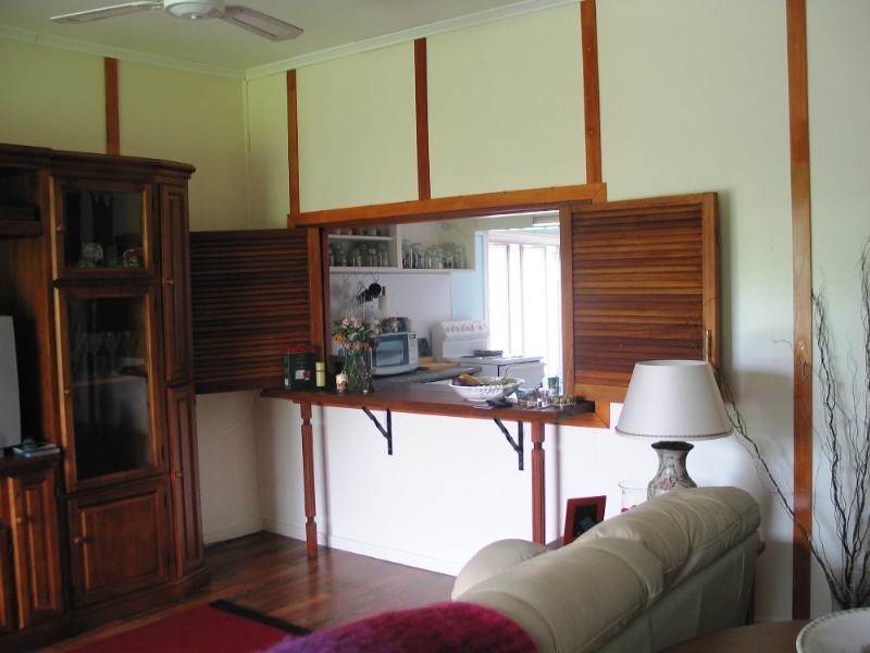 6 Dale Street, Crows Nest QLD 4355