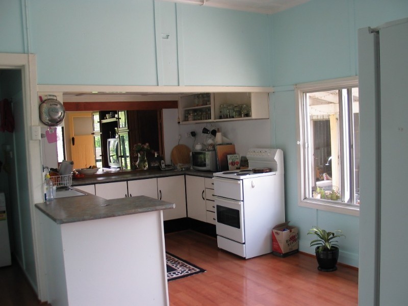 6 Dale Street, Crows Nest QLD 4355