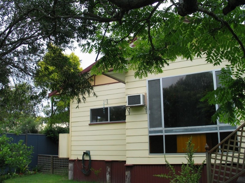 6 Dale Street, Crows Nest QLD 4355