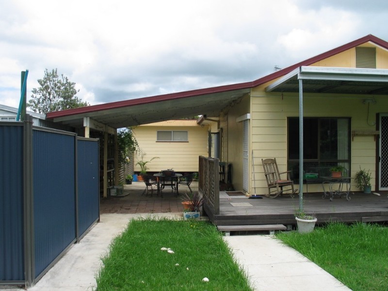 6 Dale Street, Crows Nest QLD 4355