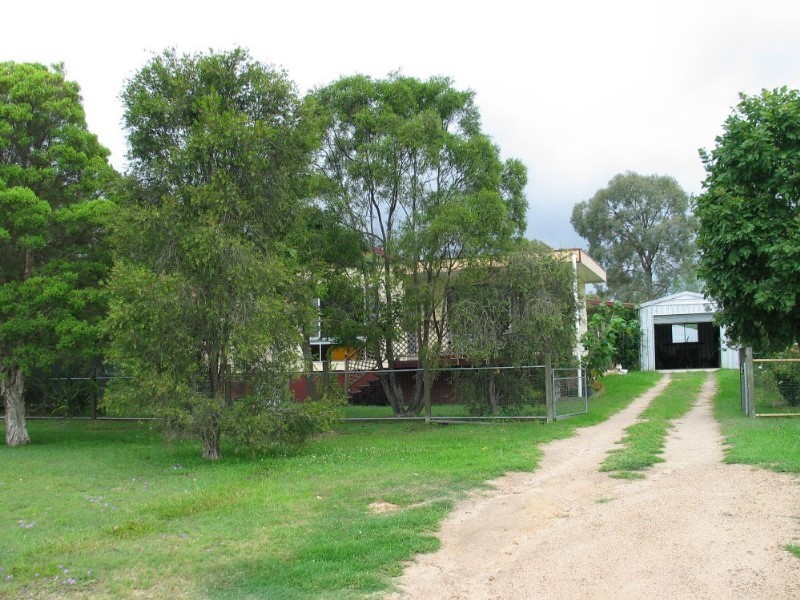 6 Dale Street, Crows Nest QLD 4355