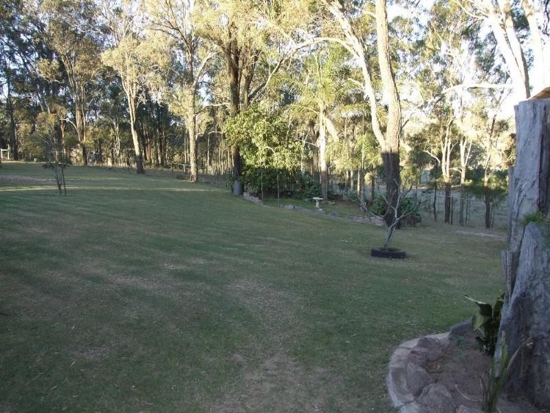 6891 New England Highway, Crows Nest QLD 4355