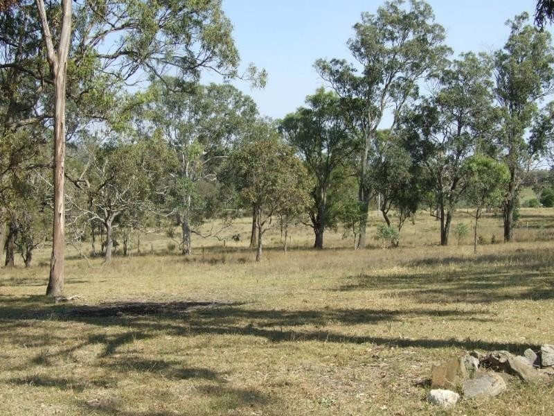 6891 New England Highway, Crows Nest QLD 4355