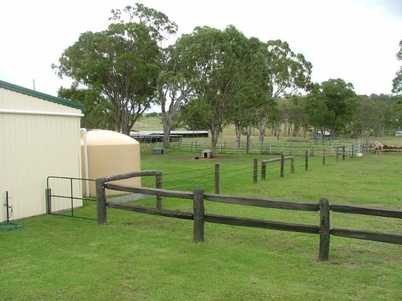 7313 New England Highway, Crows Nest QLD 4355