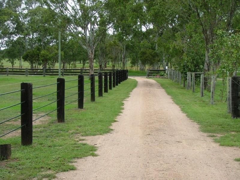 7313 New England Highway, Crows Nest QLD 4355