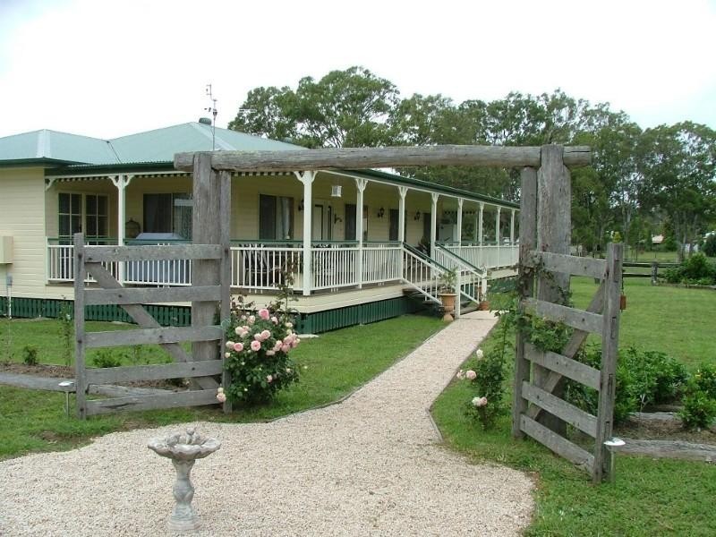 7313 New England Highway, Crows Nest QLD 4355