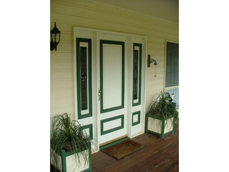 7313 New England Highway, Crows Nest QLD 4355