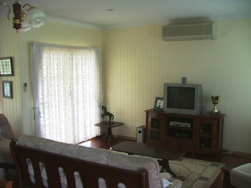 7313 New England Highway, Crows Nest QLD 4355