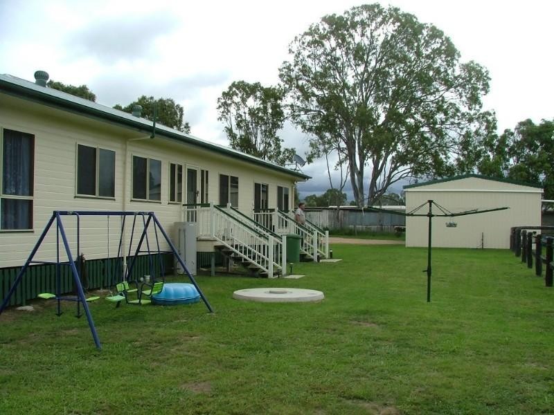 7313 New England Highway, Crows Nest QLD 4355