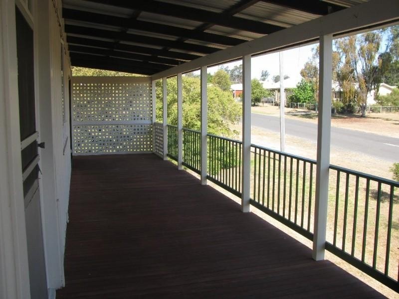 2 Dale Street, Crows Nest QLD 4355