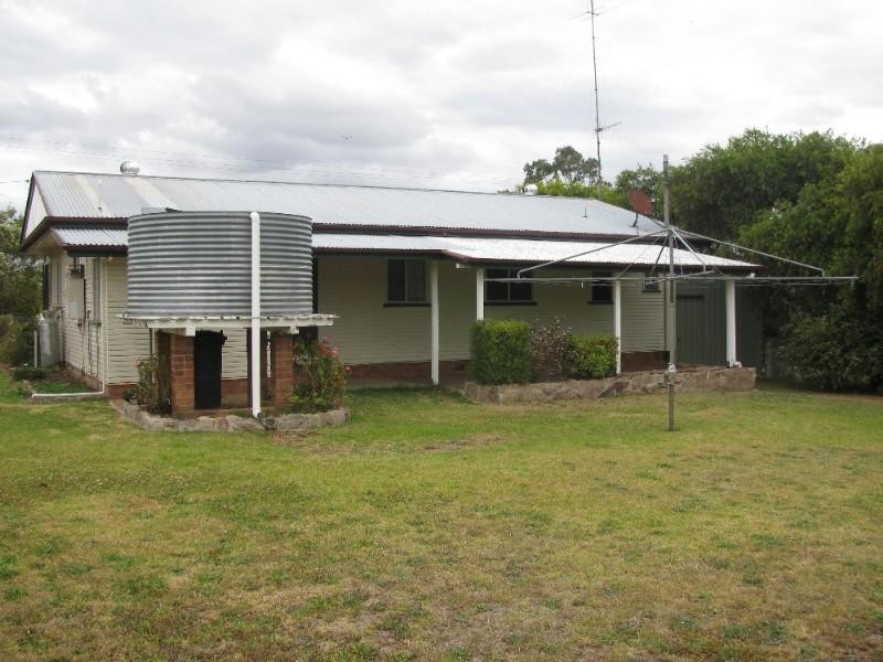 54 Charles Street, Crows Nest QLD 4355