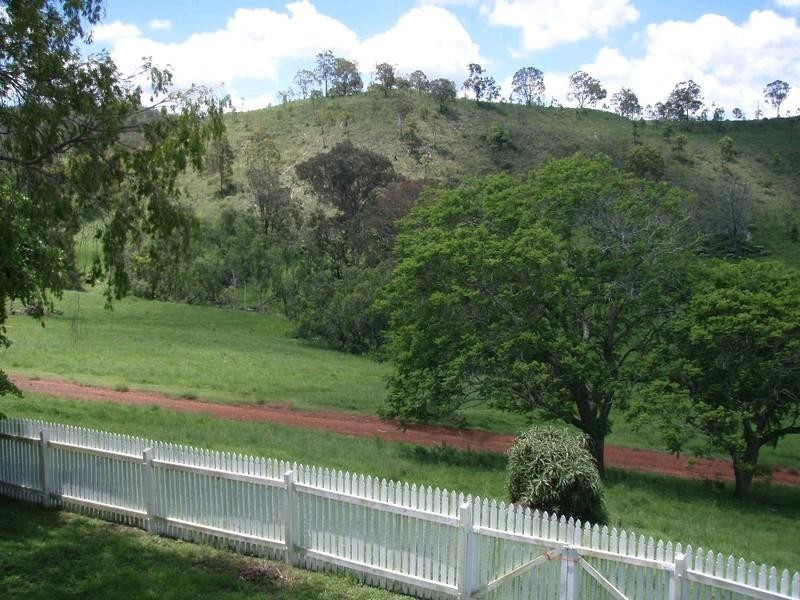 542 Tarpaulin Road, Crows Nest QLD 4355