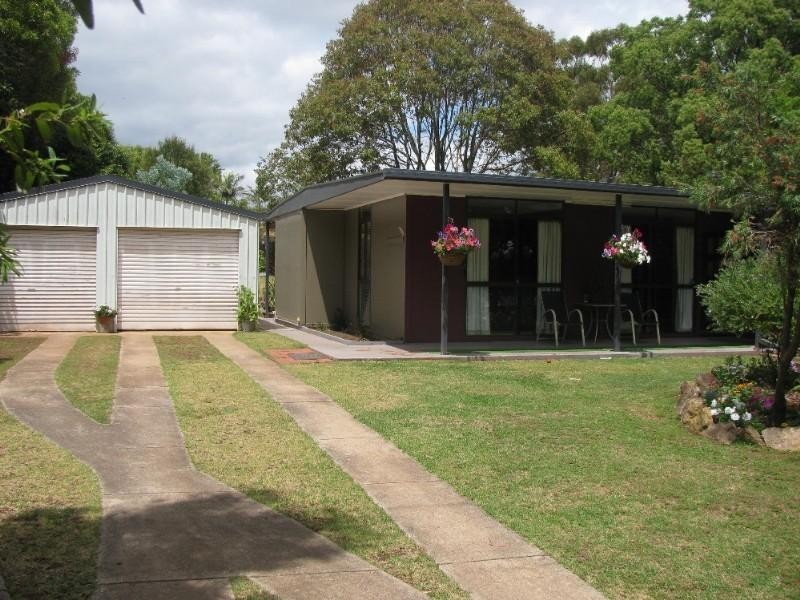 4 Mogg Road, Hampton QLD 4352