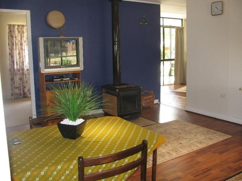 4 Mogg Road, Hampton QLD 4352