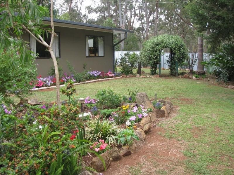 4 Mogg Road, Hampton QLD 4352