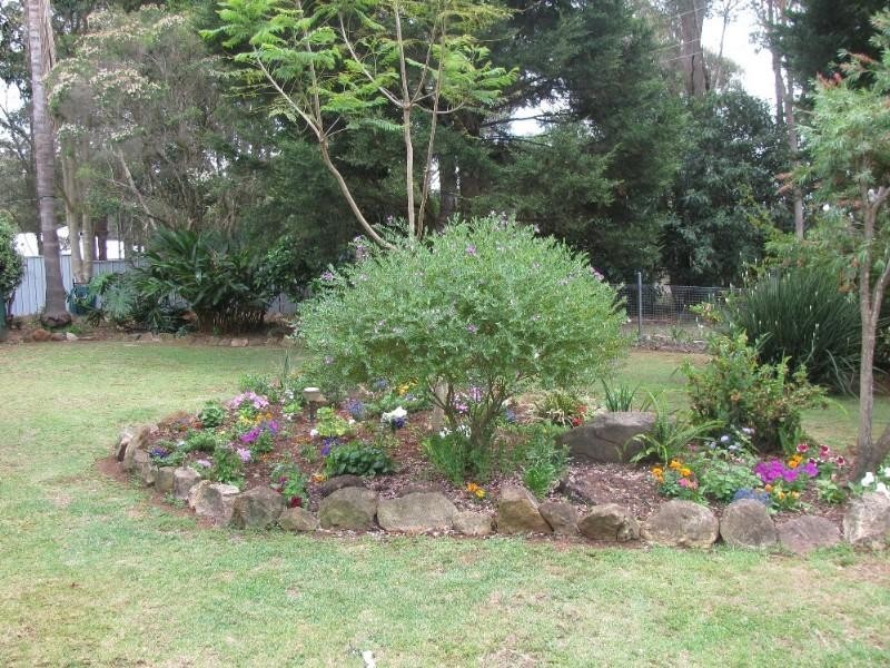 4 Mogg Road, Hampton QLD 4352