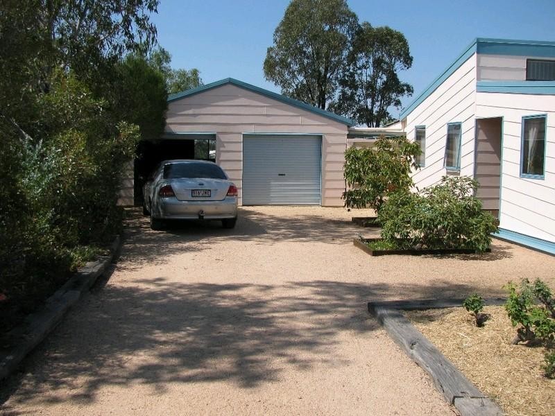 10 Kann Street, Goombungee QLD 4354