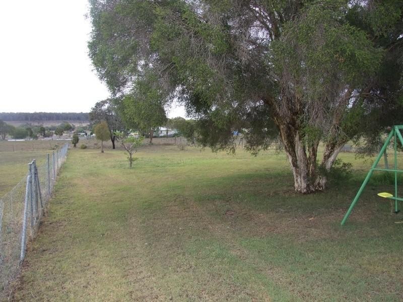 153 Mocatta Street, Goombungee QLD 4354