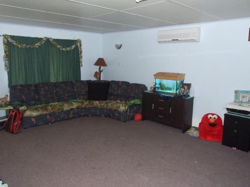 153 Mocatta Street, Goombungee QLD 4354