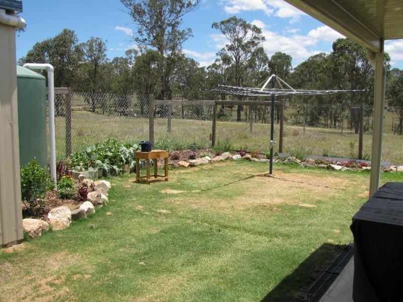 7 Jane Street, Crows Nest QLD 4355