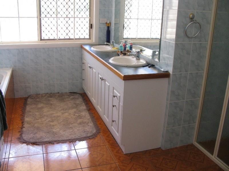 118 Wockner Road, Hampton QLD 4352