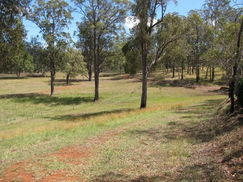 118 Wockner Road, Hampton QLD 4352