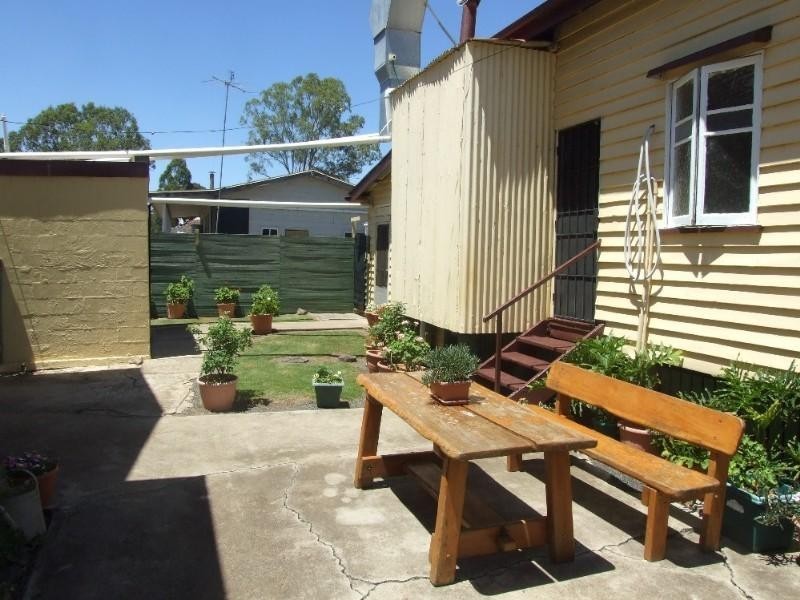 14 Munro Street, Cooyar QLD 4402