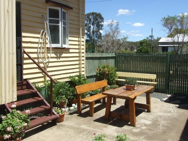 14 Munro Street, Cooyar QLD 4402