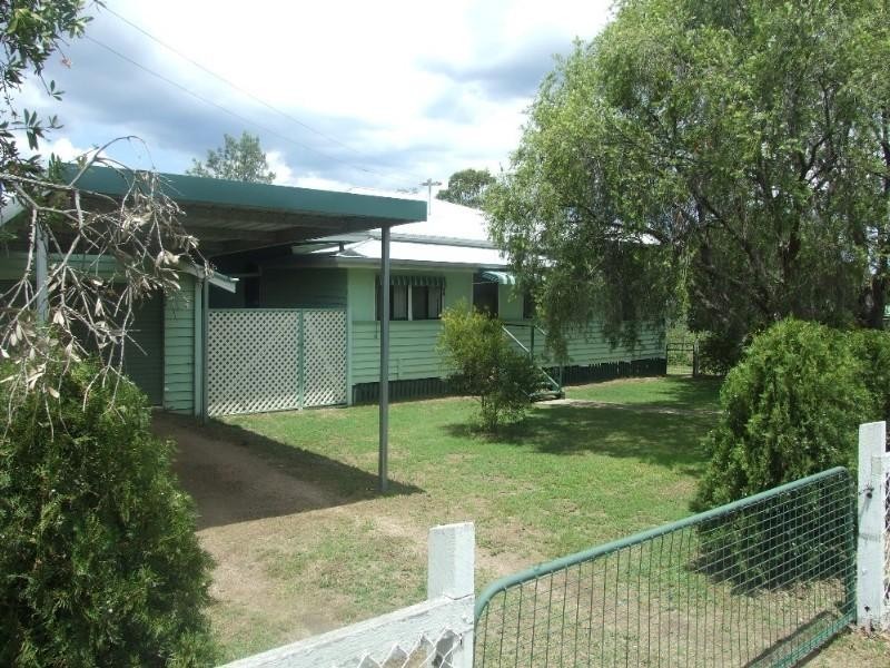 12 Littleton Street, Crows Nest QLD 4355