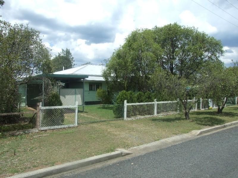 12 Littleton Street, Crows Nest QLD 4355