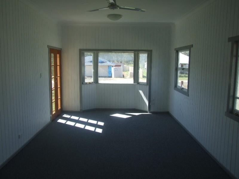 6 John Street, Crows Nest QLD 4355