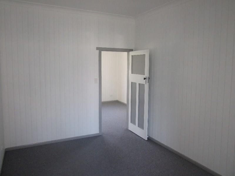 6 John Street, Crows Nest QLD 4355