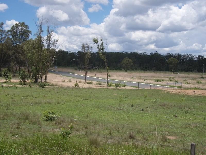 000 Parkland Estate, Crows Nest QLD 4355