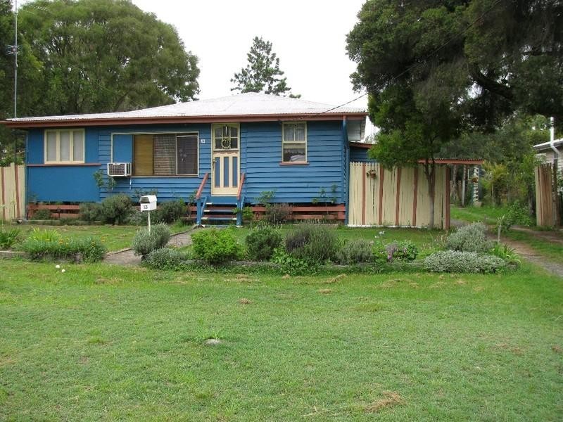 13 Short Street, Crows Nest QLD 4355