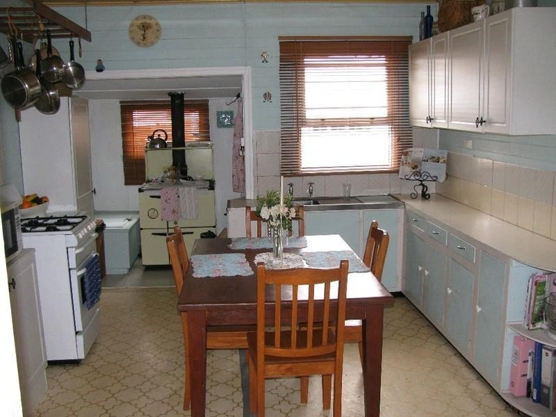 13 Short Street, Crows Nest QLD 4355
