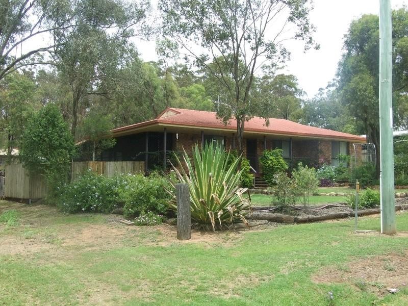 4 Edward Street, Goombungee QLD 4354