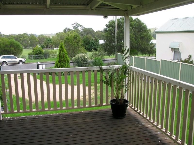 10 Park Road, Crows Nest QLD 4355