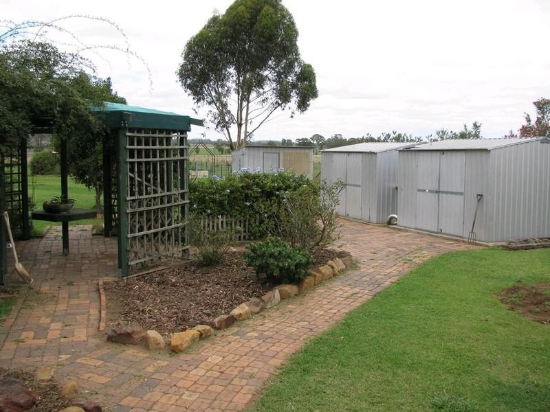 24 Harth Street, Goombungee QLD 4354