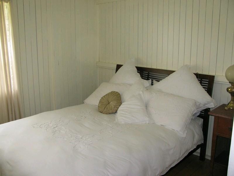 14 Creek Street, Crows Nest QLD 4355