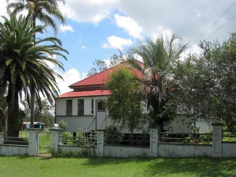 14 Creek Street, Crows Nest QLD 4355