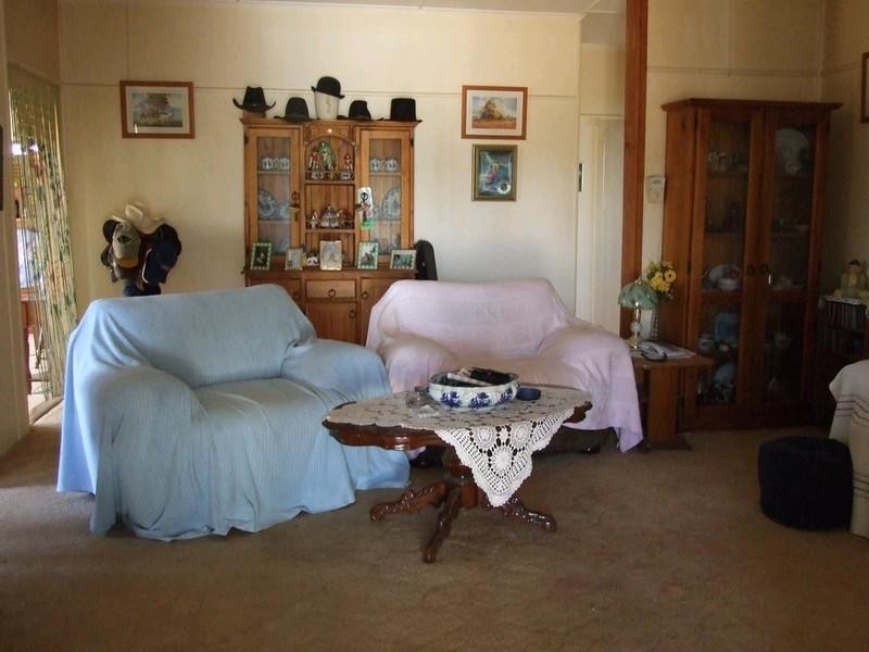 5758 New England Highway, Crows Nest QLD 4355