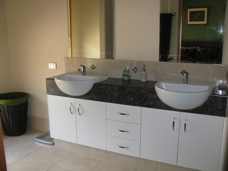 9 Barkers Lane, Crows Nest QLD 4355