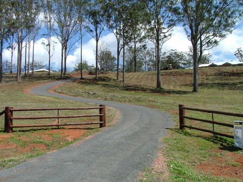 101 Forest Drive, Hampton QLD 4352