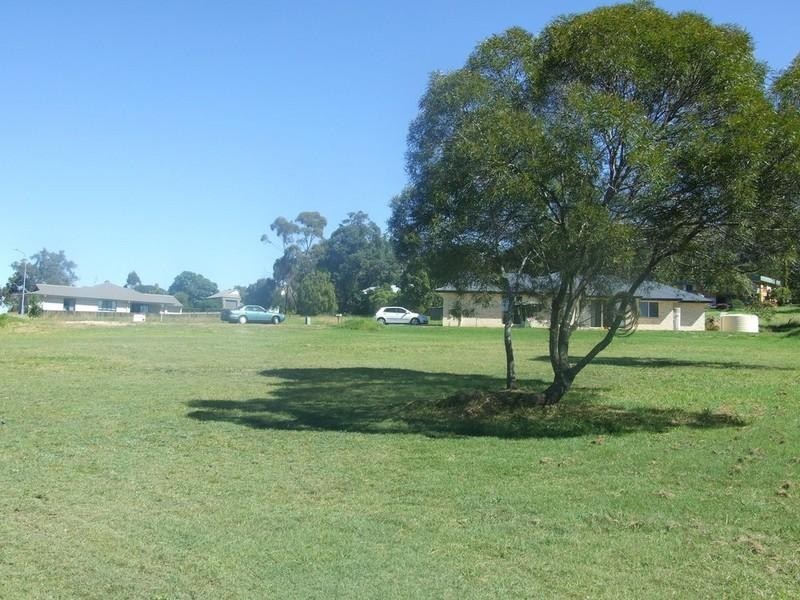 4 Alexander Close, Crows Nest QLD 4355