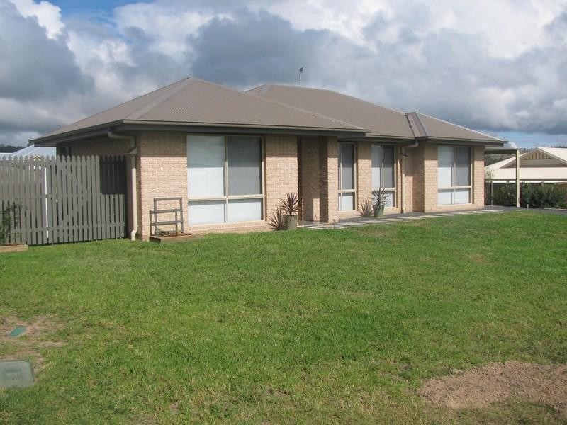 7 Vicky Avenue, Crows Nest QLD 4355